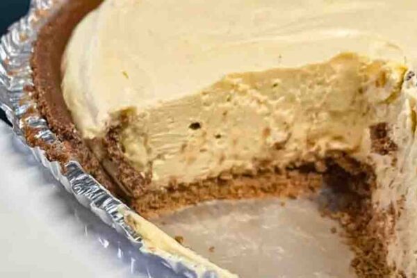 Easy Peanut Butter Chocolate Pie, homemade and freshly served