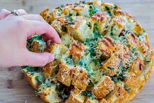 Pepperoni Pizza Party Bread, homemade and freshly served