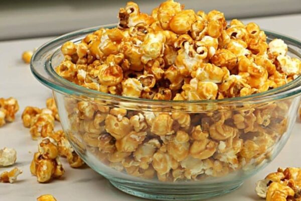Perfect Caramel Popcorn, homemade and freshly served