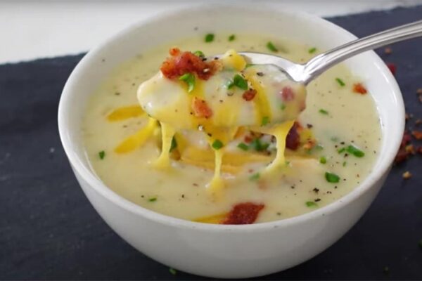 The Ultimate Potato Soup for Cold Days, homemade and freshly served