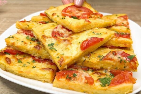 Quick and Easy Cheese Potato Pizza, homemade and freshly served