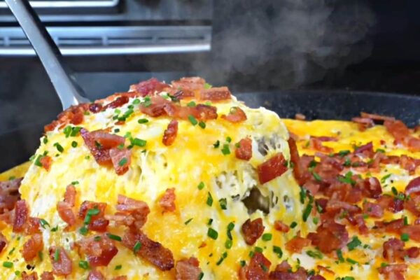 Quick and Easy Fully Loaded Hash Brown Casserole, homemade and freshly served