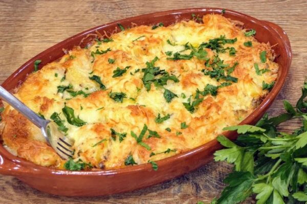 Quick Cheesy Potato Casserole, homemade and freshly served