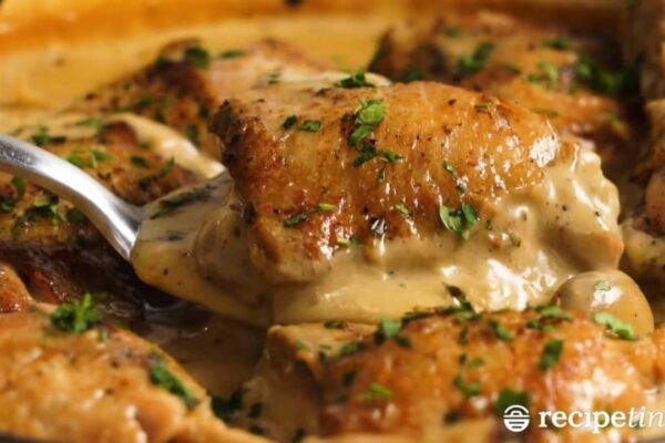 Quick Creamy Mushroom Chicken, homemade and freshly served