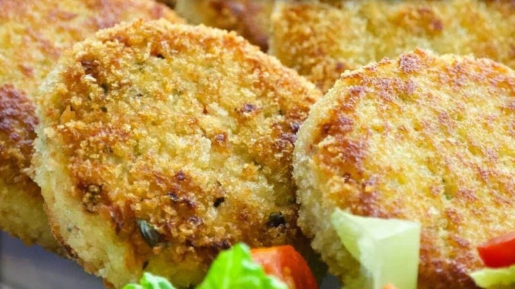 Quick and Easy Tuna Patties, homemade and freshly served