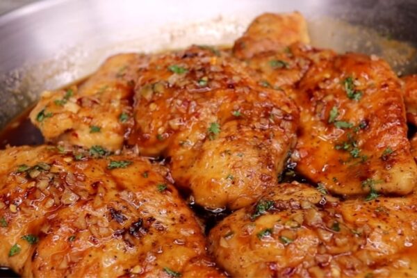 Skillet Honey Garlic Chicken Breast, homemade and freshly served