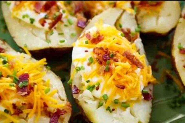 Slow Cooker Baked Potatoes, homemade and freshly served
