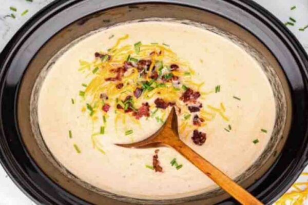 Slow Cooker Cauliflower Cheese Soup, homemade and freshly served