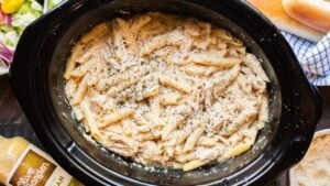 Slow Cooker Olive Garden Chicken Pasta, homemade and freshly served