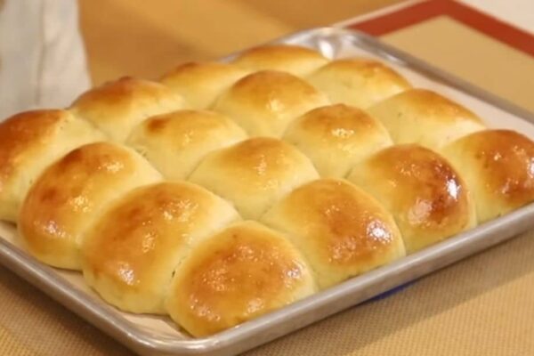 Soft and Buttery Dinner Rolls, homemade and freshly served