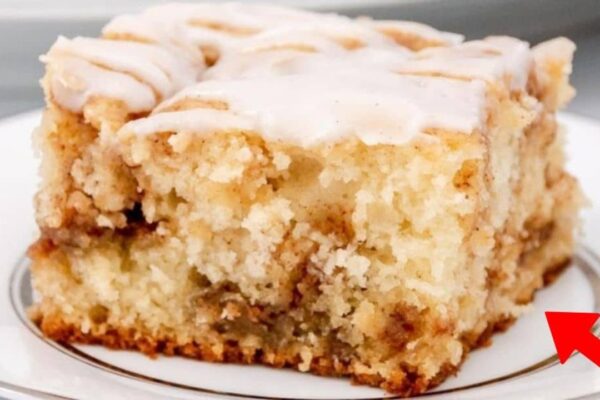 Soft and Fluffy Cinnamon Roll Cake, homemade and freshly served