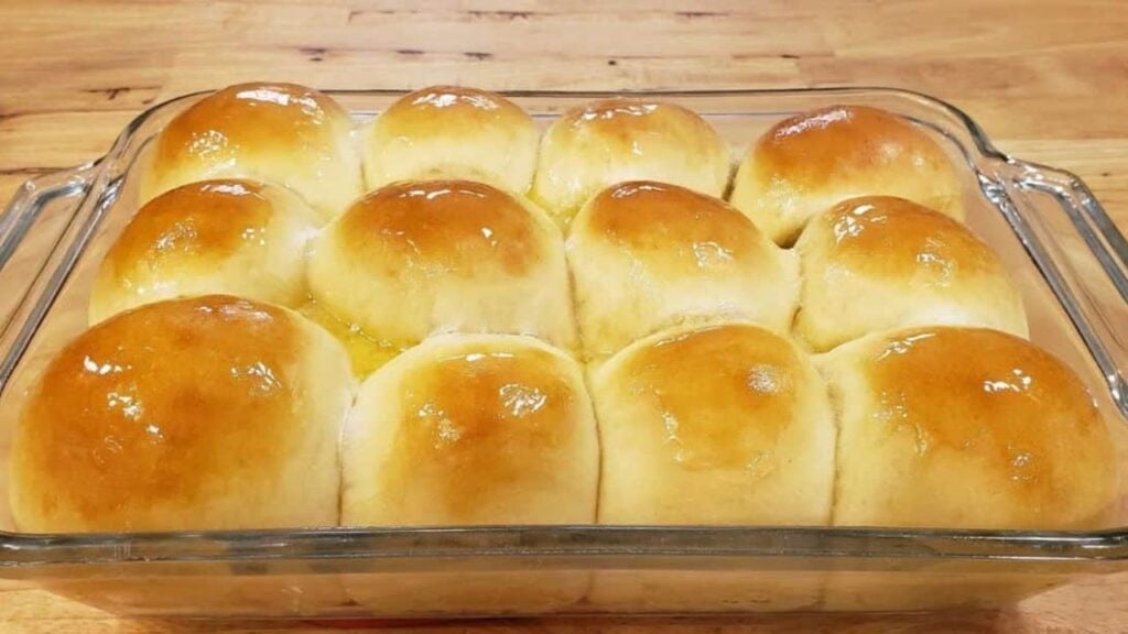 7-Ingredient Soft & Fluffy Dinner Rolls, homemade and freshly served