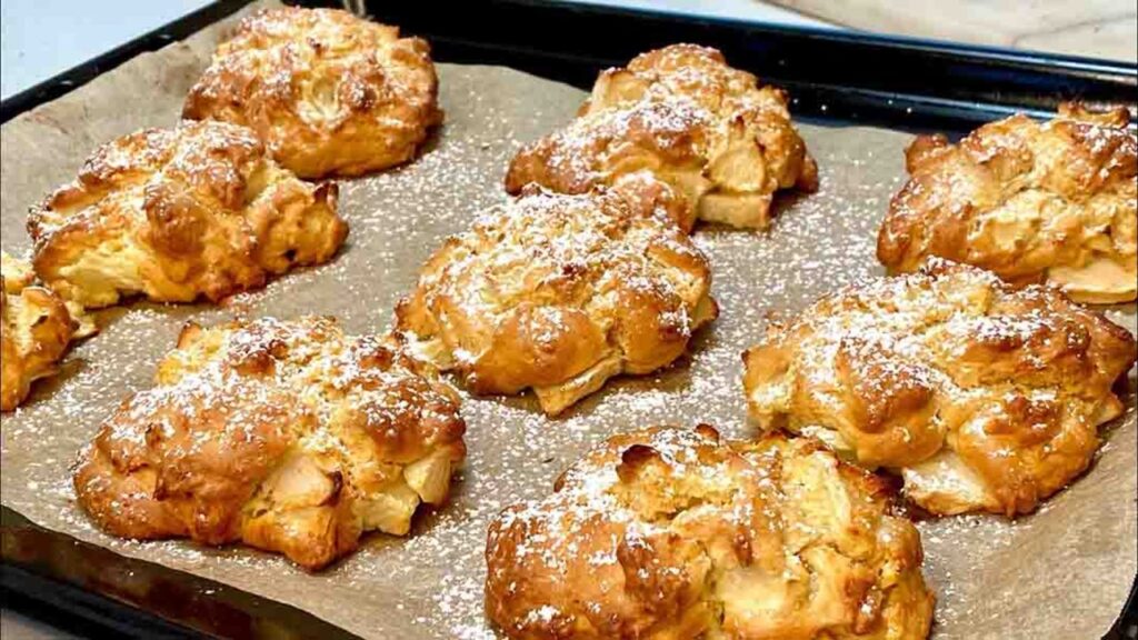 Soft Apple Cookies, homemade and freshly served