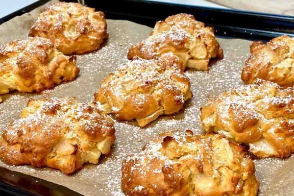 Soft Apple Cookies, homemade and freshly served
