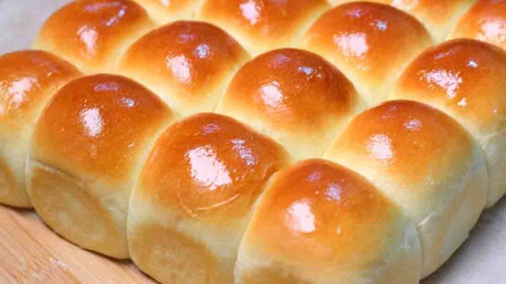 Easy Soft Milk Bread, homemade and freshly served