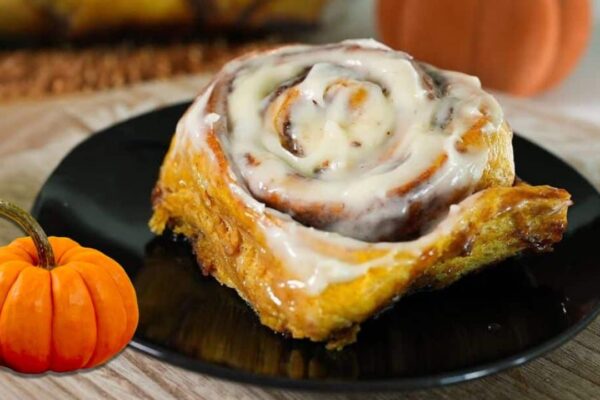 Soft Pumpkin Cinnamon Rolls, homemade and freshly served