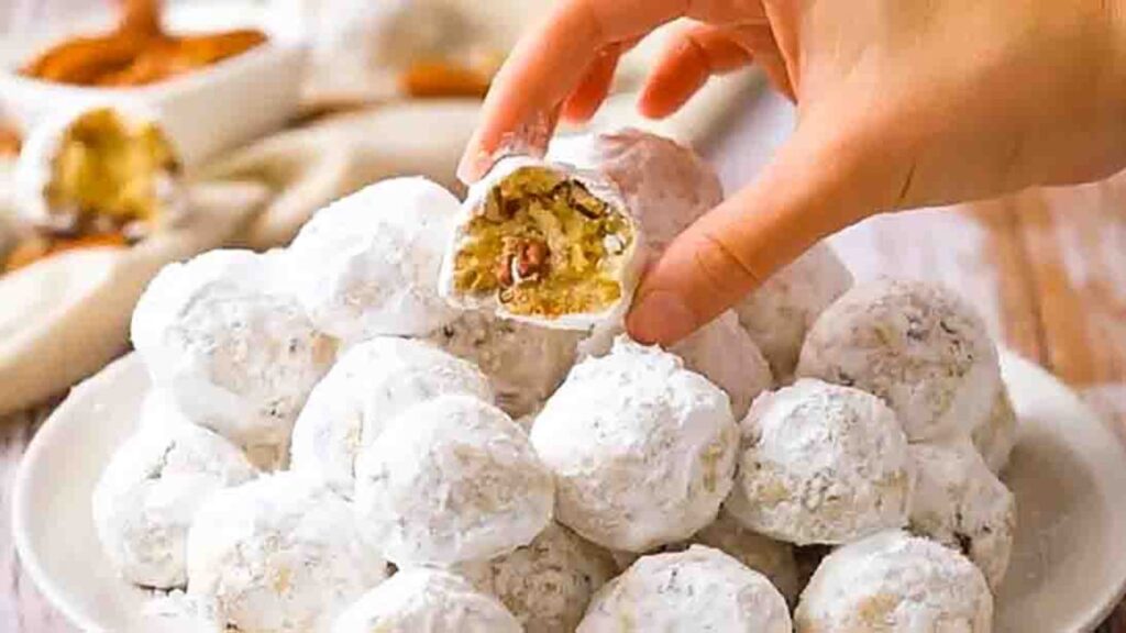 Southern Pecan Butterballs, homemade and freshly served