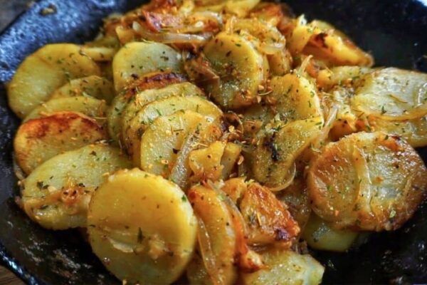 Southern-Style Skillet Sauteed Potatoes, homemade and freshly served
