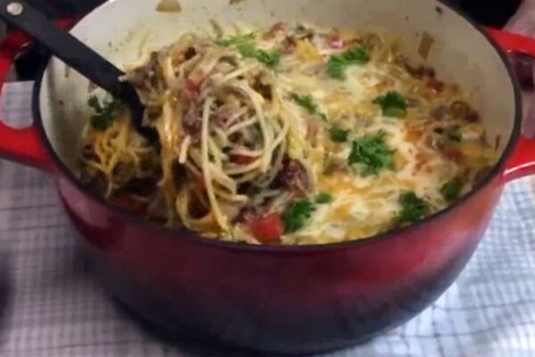 Spaghetti and Tacos: Two Flavors in One Pot, homemade and freshly served