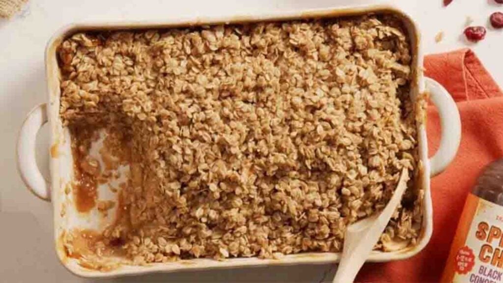 Spiced Chai Apple Crisp, homemade and freshly served