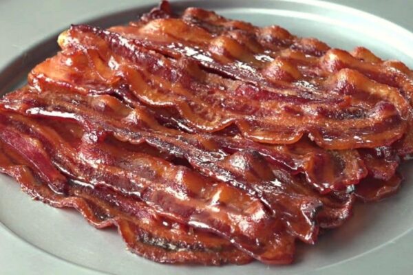 4-Ingredient Spicy Maple Candied Bacon, homemade and freshly served