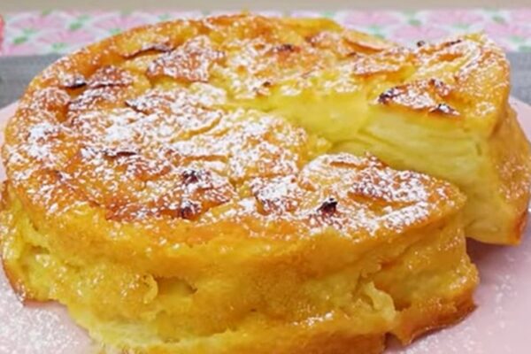Super Creamy Apple Pie, homemade and freshly served