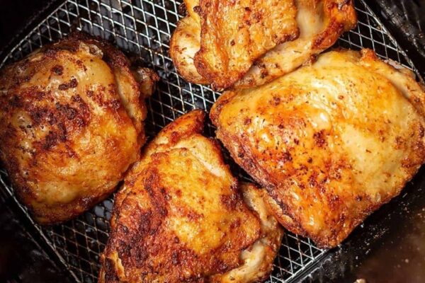 Super Crispy Air Fryer Chicken Thighs, homemade and freshly served