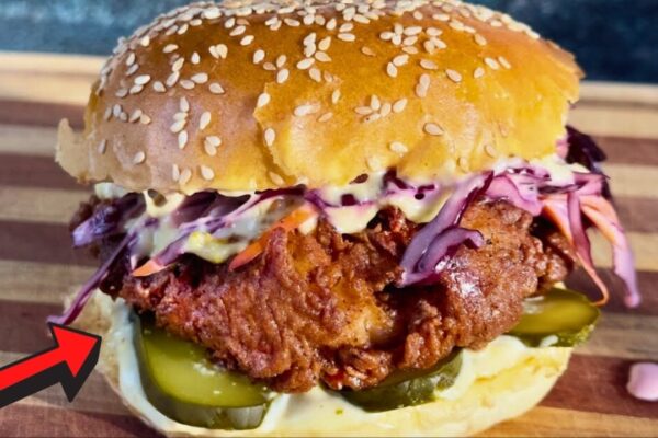 Super Crispy Chicken Sandwich, homemade and freshly served