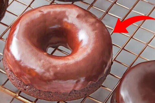 Super Easy Chocolate Donuts, homemade and freshly served