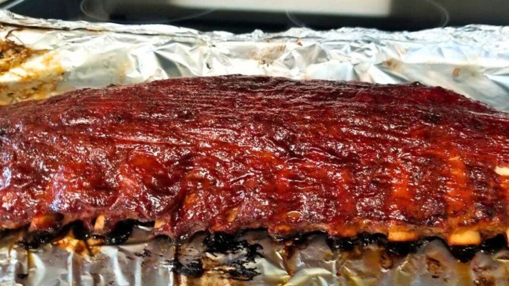 Super Easy Oven-Baked Ribs, homemade and freshly served