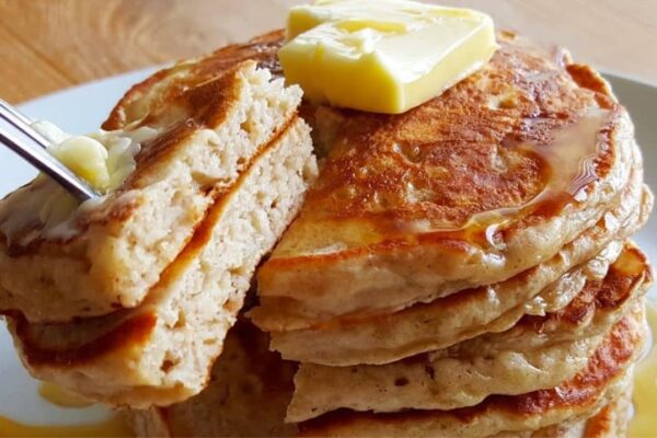 Super Fluffy Banana Pancakes, homemade and freshly served