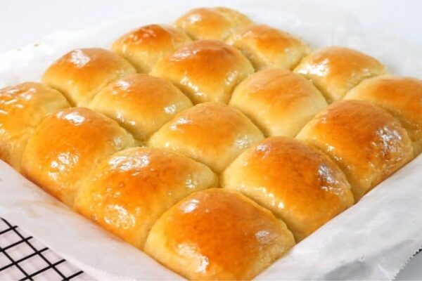 Sweet Hawaiian Bread Rolls, homemade and freshly served
