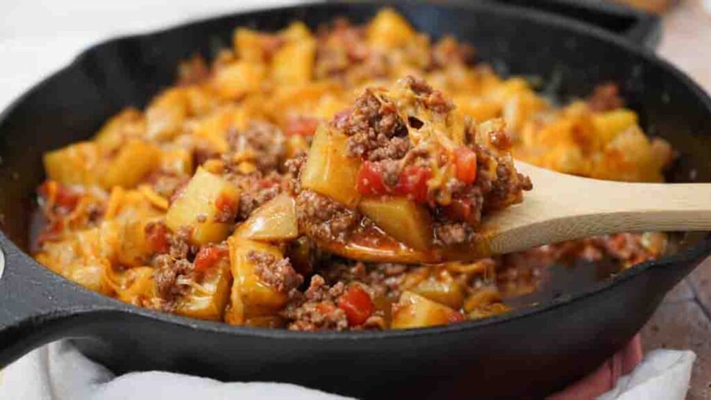 Cheesy Taco Potatoes, homemade and freshly served