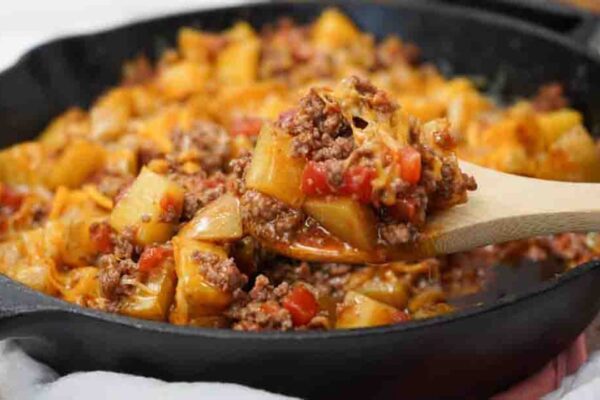 Cheesy Taco Potatoes, homemade and freshly served