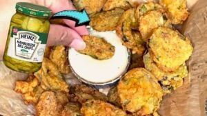 Texas Roadhouse Fried Pickles Copycat, homemade and freshly served