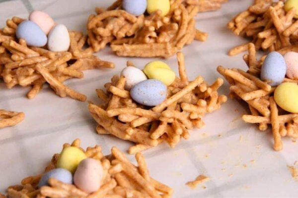 3-Ingredient Bird’s Nest Cookies, homemade and freshly served
