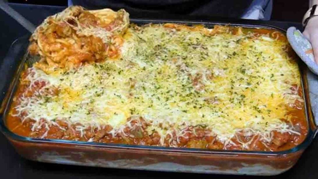 TikTok Spaghetti Alfredo Bake, homemade and freshly served