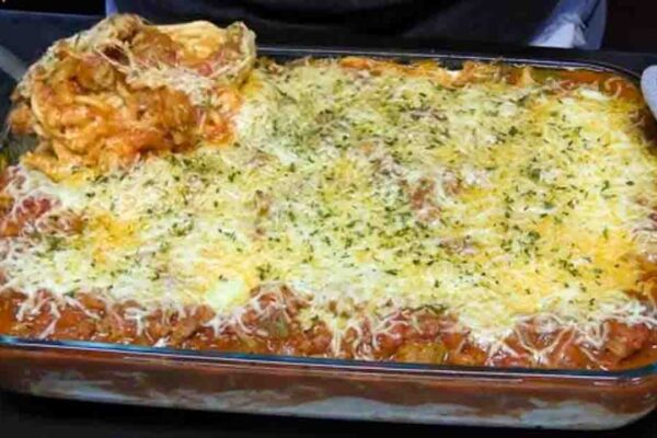TikTok Spaghetti Alfredo Bake, homemade and freshly served
