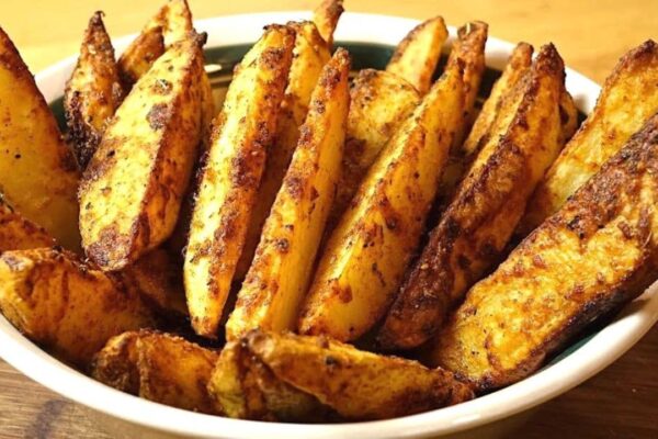 Ultimate Oven Baked Potato Wedges, homemade and freshly served