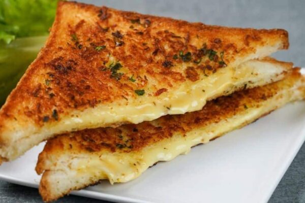 Ultimate Toasted Garlic Cheese Sandwich, homemade and freshly served