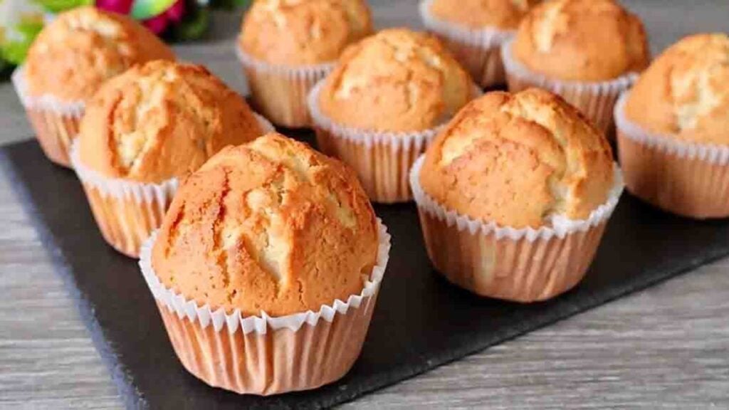 Easy Vanilla Muffin, homemade and freshly served