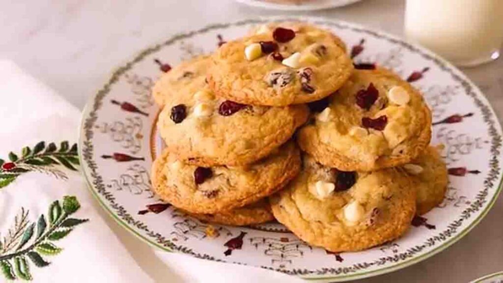 White Chocolate Chip Cranberry Cookies, homemade and freshly served