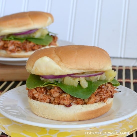 Chipotle BBQ pulled chicken sandwich recipe, easy weeknight dinner