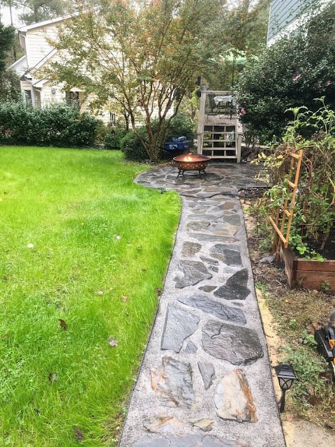 DIY Slate Walkway - Do It Yourself Walkway Ideas for Paths to The Front Door and Backyard - Cheap and Easy Pavers and Concrete Path and Stepping Stones - Wood and Edging, Lights, Backyard and Patio Walks With Gravel, Sand, Dirt and Brick #diyideas