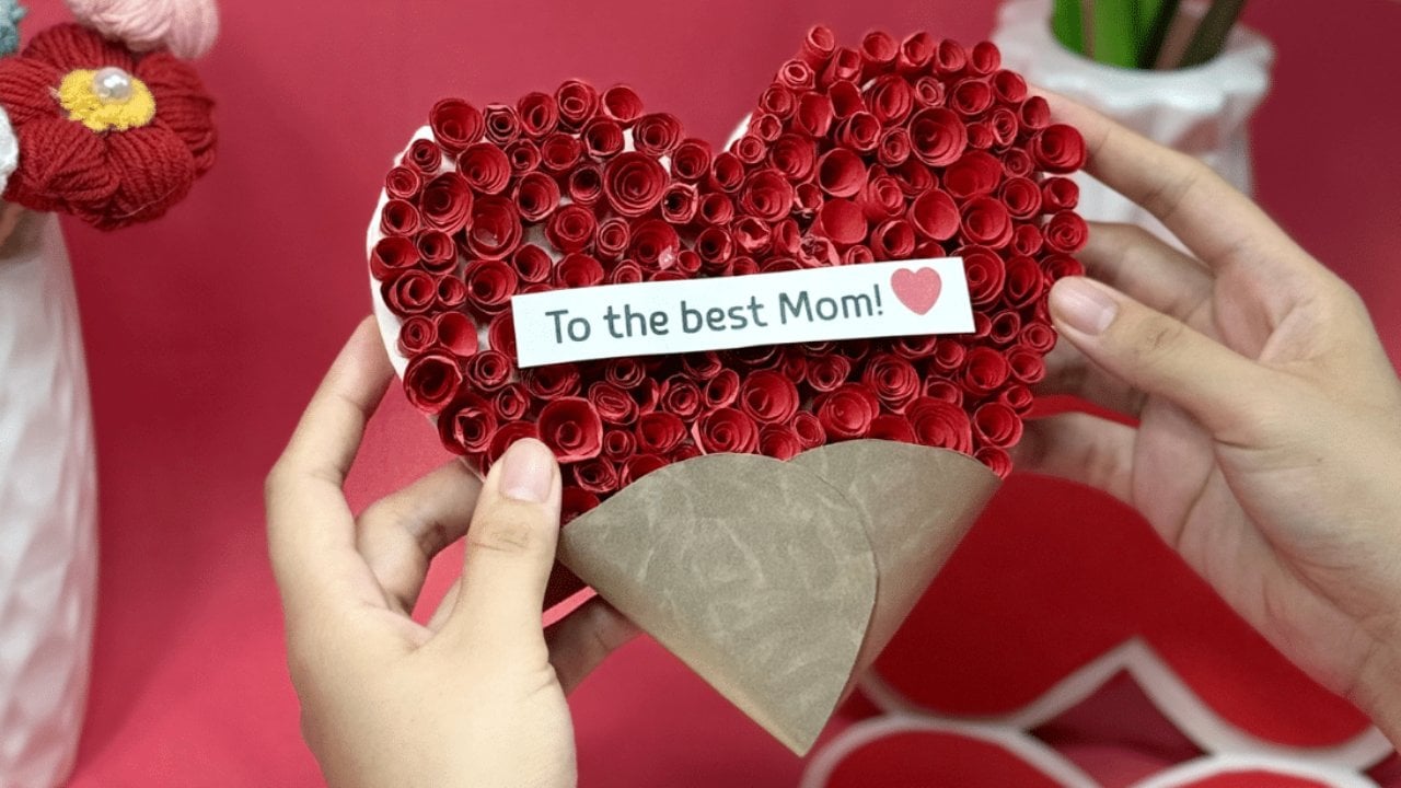 DIY Gift Wrapping Ideas - Easy DIY Heart Gift Card - Handmade Card Topper for Wrapped Gifts