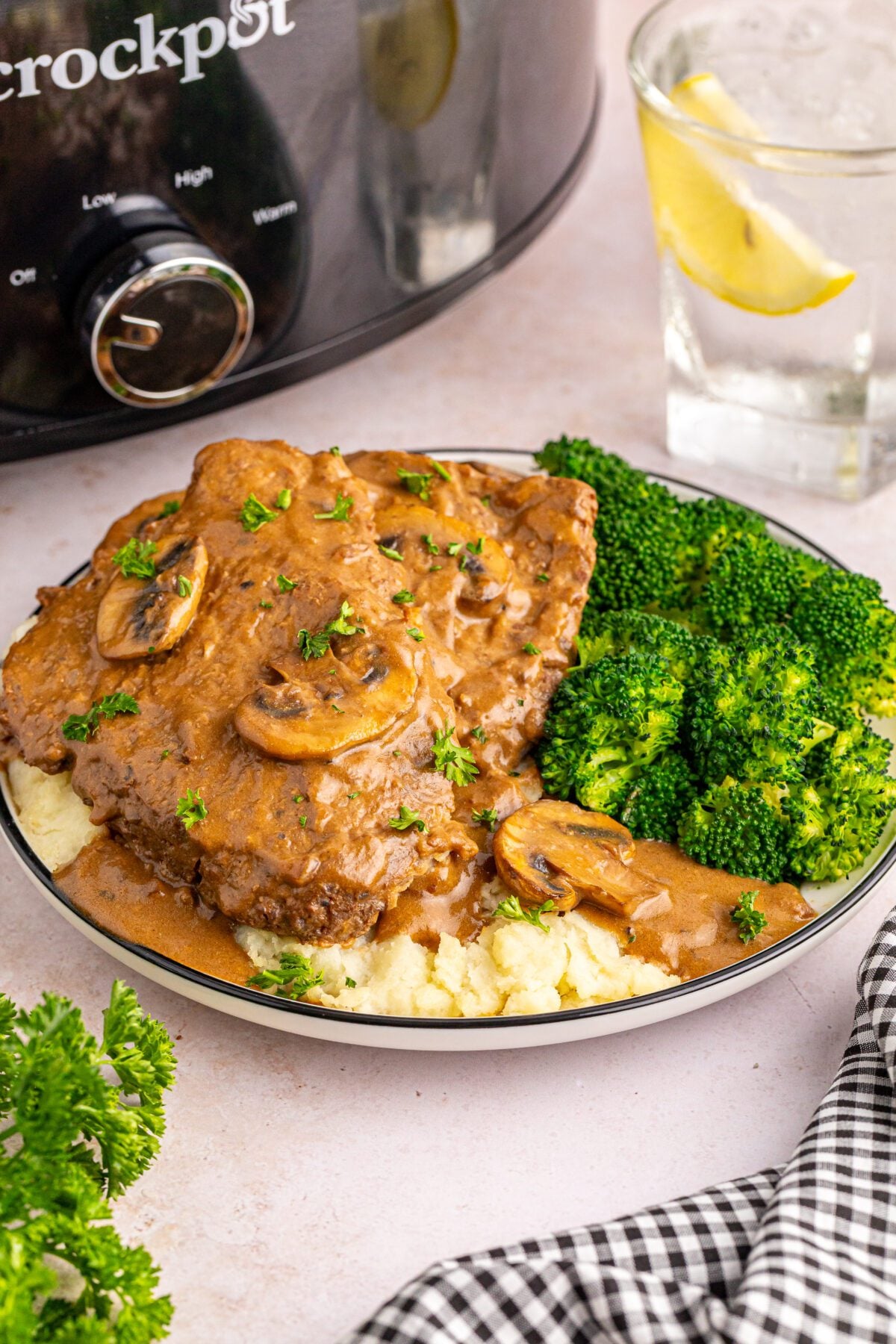 Slow cooker cube steak in savory gravy, easy weeknight crockpot dinner