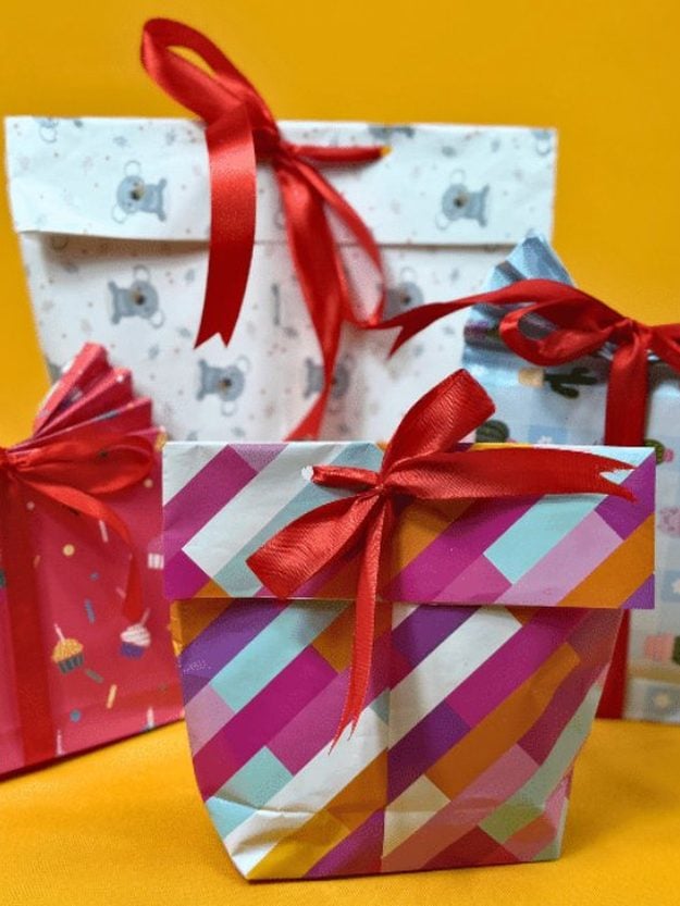 How to Wrap a Gift Wrapping Ideas - DIY Wrapping Paper Gift Bag - diy wrapping paper gift bag
