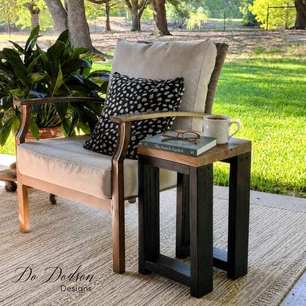 DIY Outdoor Side Table, simple to scale to fit almost any space and worth bookmarking for your next project list