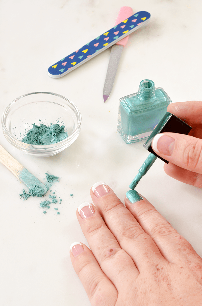 Mix Your Own Shimmer Nail Polish, a creative nail design anyone can copy and a simple trick for a salon quality manicure