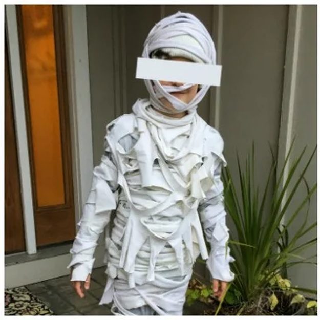 Last Minute DIY Halloween Costumes - Quick Ideas for Adults, Kids and Teens - DIY Mummy Costume Tutorial